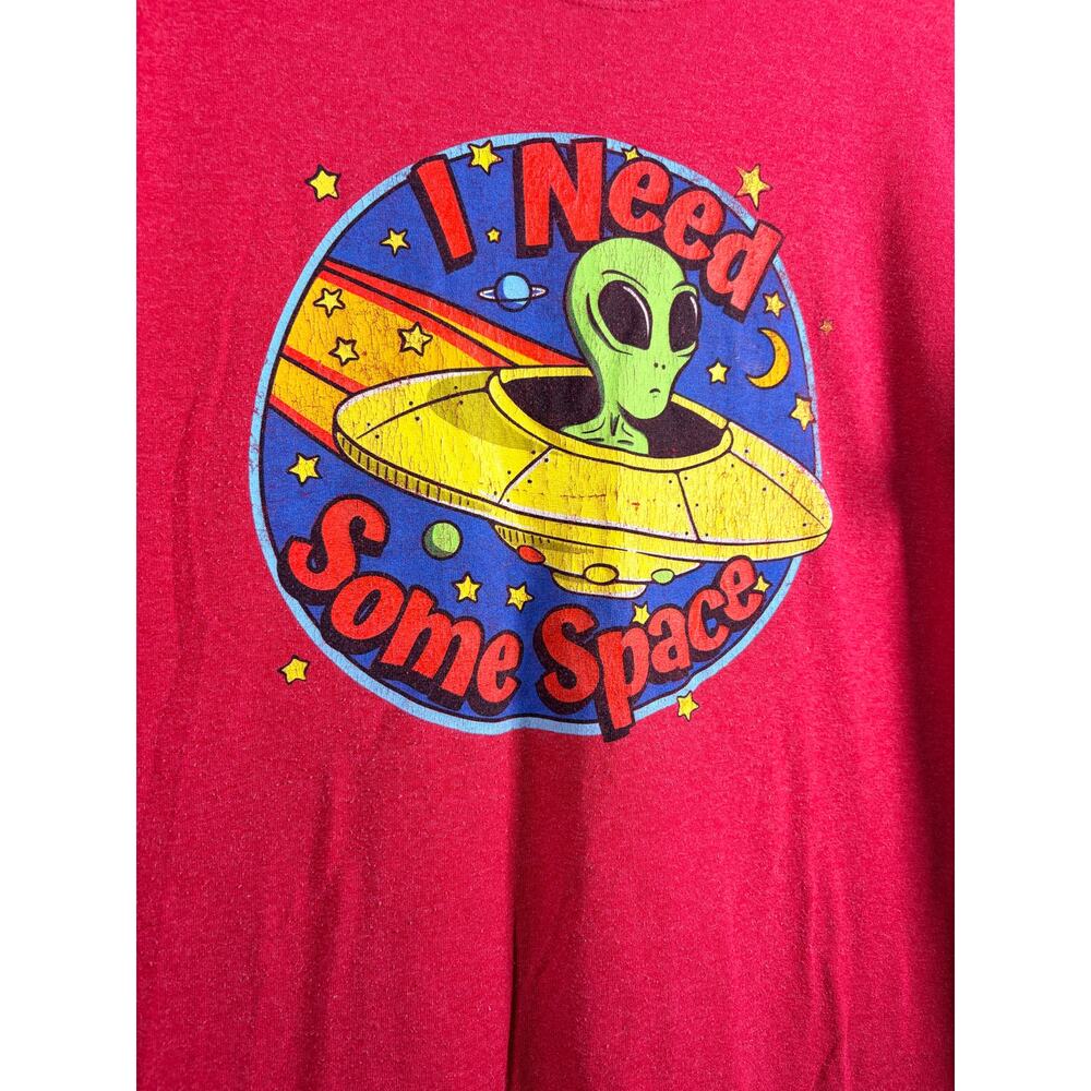 I Need Some Space Alien Graphic T-Shirt Red Funny Space Tee womens M‎